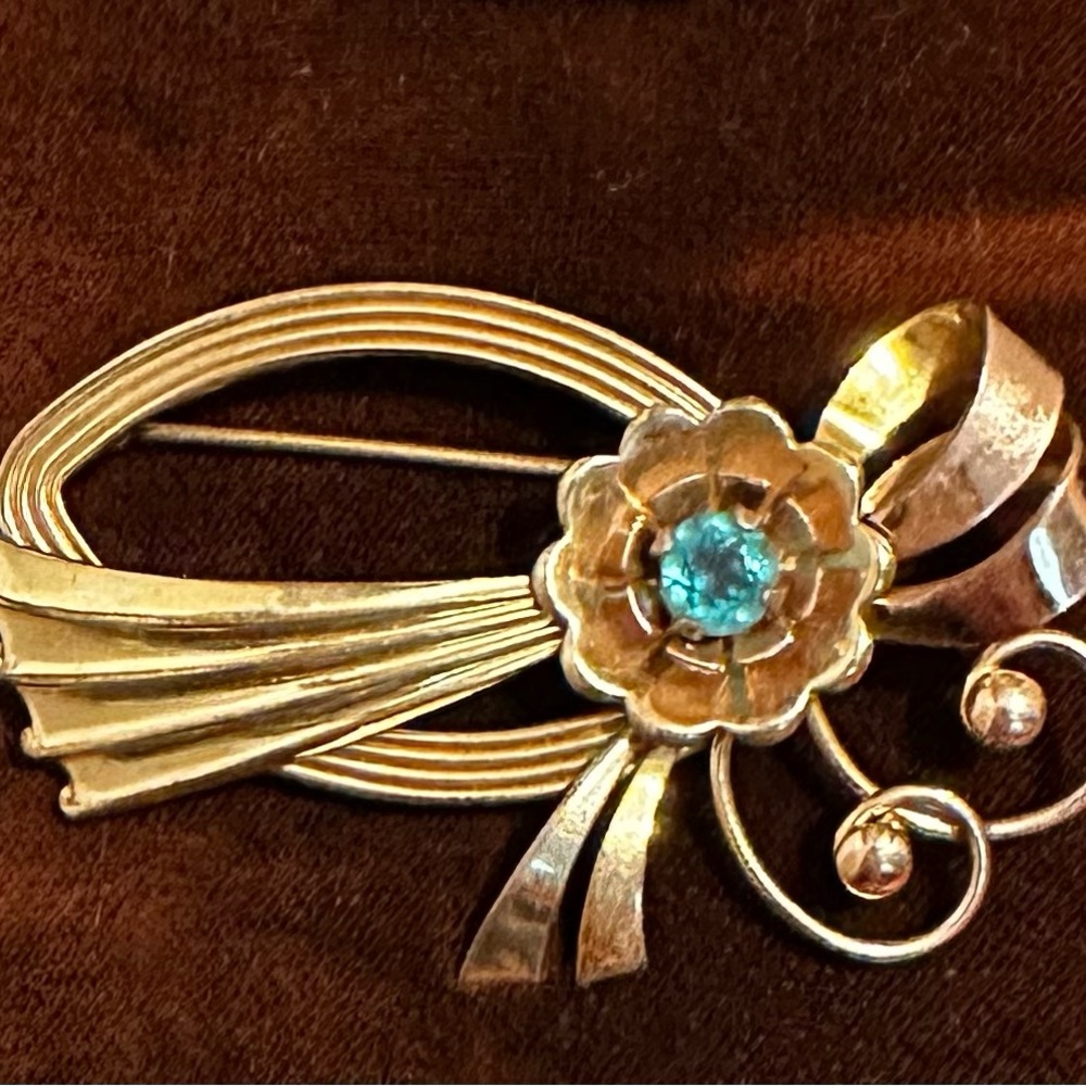 Vintage gold fill brooch